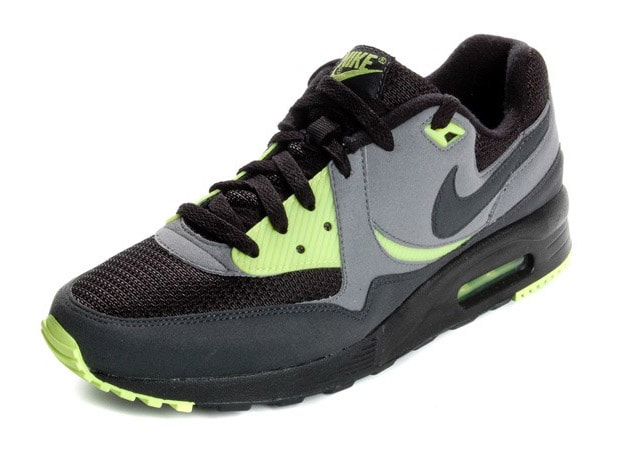 nike-sportswear-air-max-light-2009-may-1
