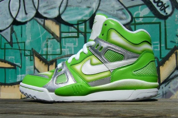 nike-womens-spray-paint-pack-1