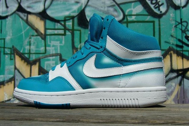 nike-womens-spray-paint-pack-1