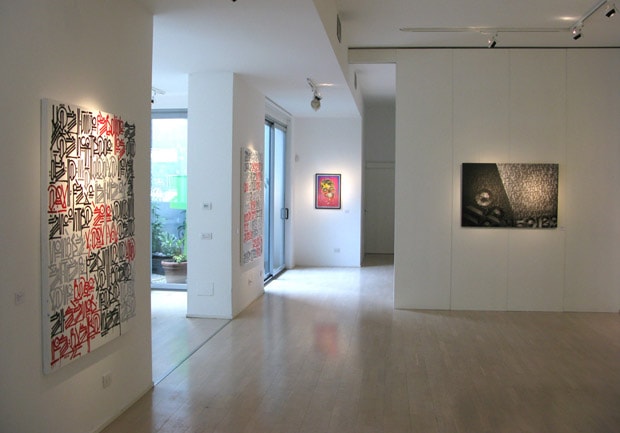 chaz-bojorquez-retna-follow-line