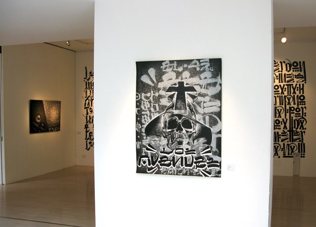 chaz-bojorquez-retna-follow-line