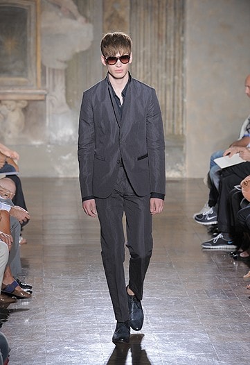 john-varvatos-2010-spring-rtw-collection