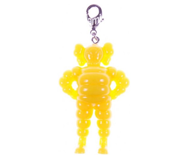 kaws-chum-key-holder-original-fake