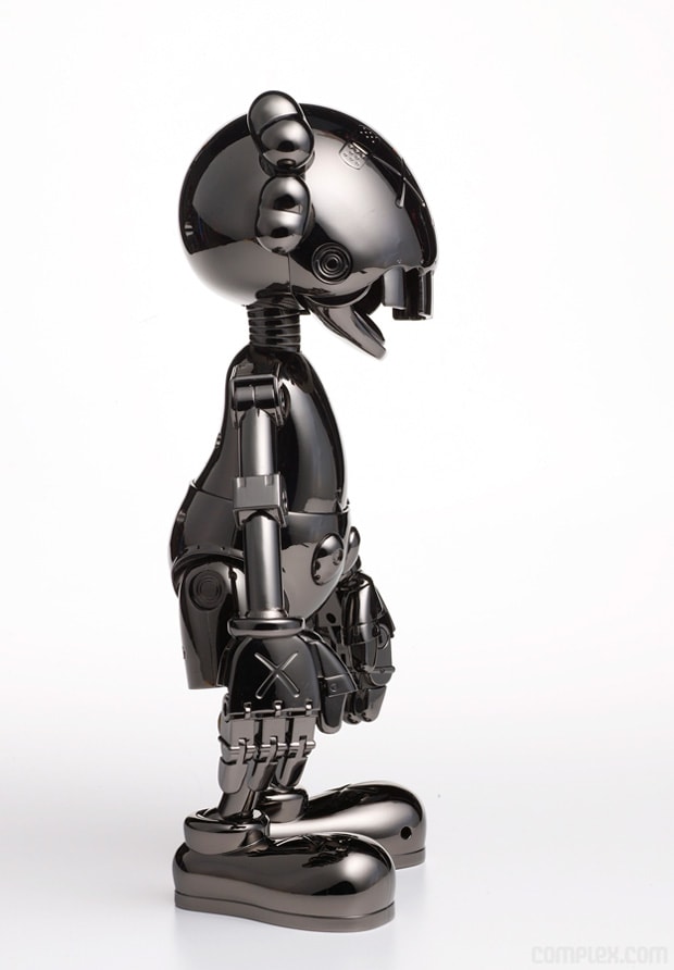 kaws-hajime-sorayama-no-future-companion-closer