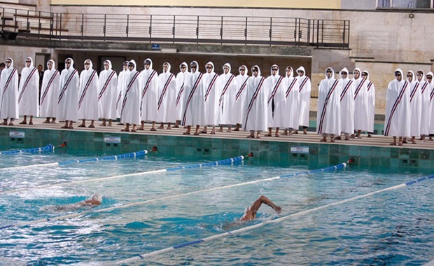 moncler-gamme-bleu-2010-spring-summer-show