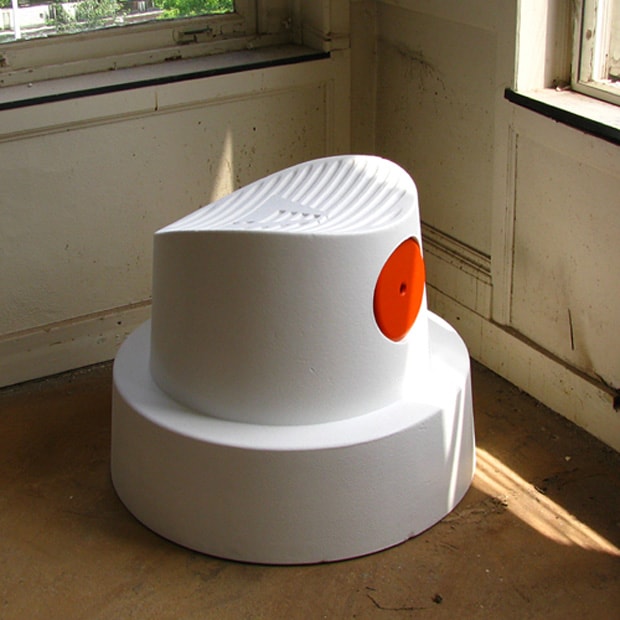 new-york-hooded-fat-cap-chair