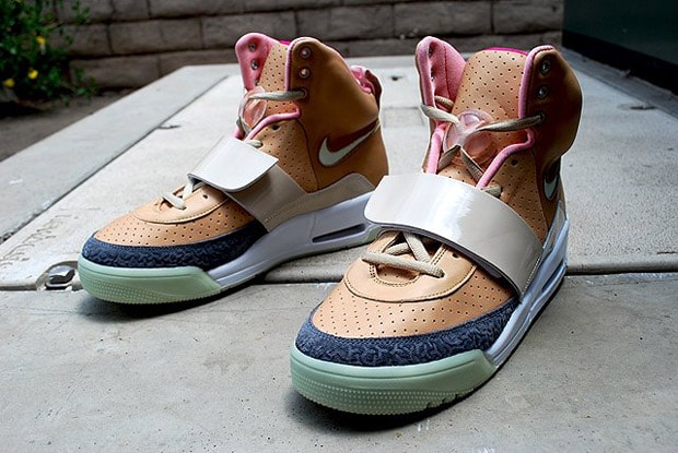 nike-air-yeezy-khaki-pink