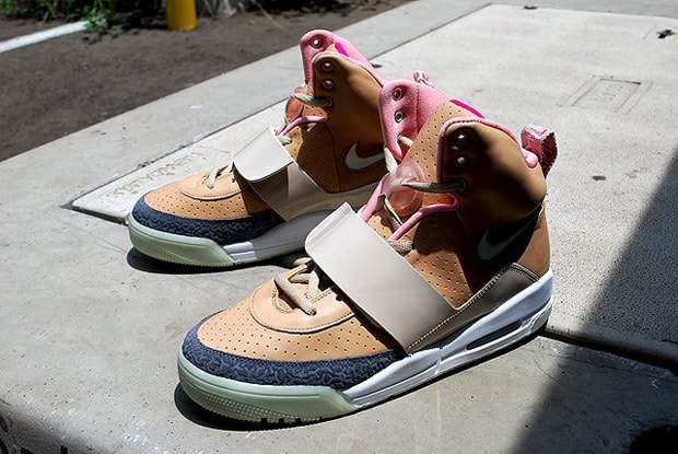 nike-air-yeezy-khaki-pink