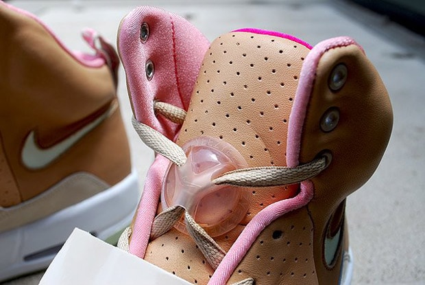 nike-air-yeezy-khaki-pink