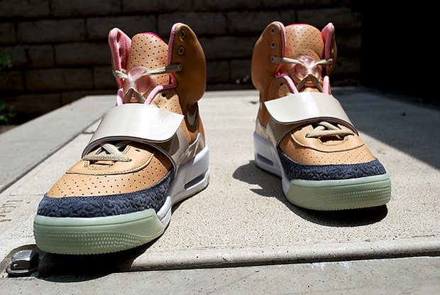 nike-air-yeezy-khaki-pink
