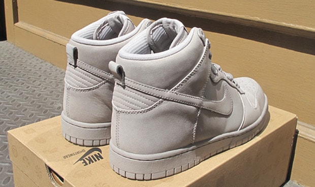 nike-dunk-hi-supreme-all-grey-sneakers