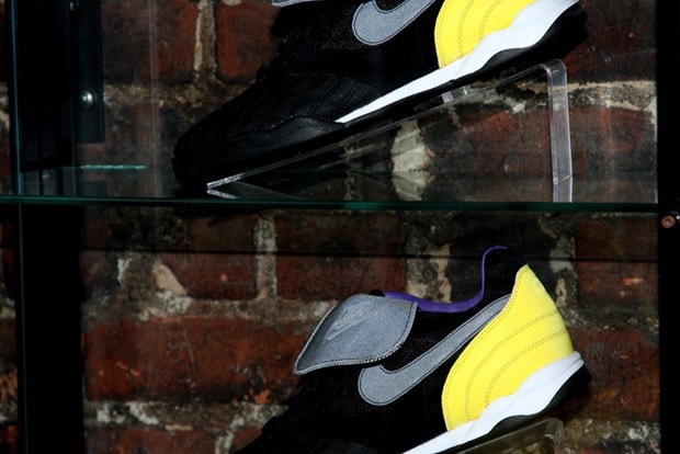 undefeated-nike-sportswear-ctrs-sneaker