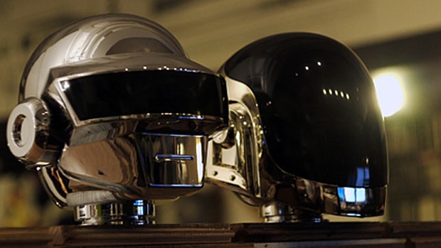 daft-punk-silly-thing-1000-kubrick-set