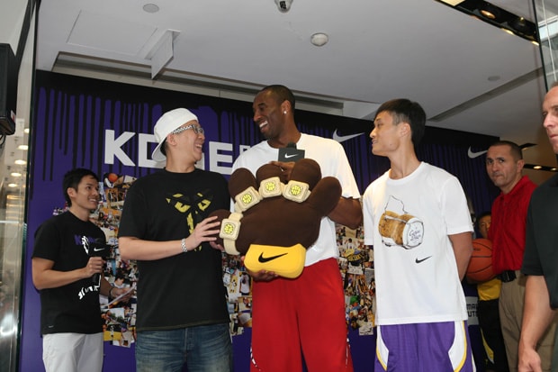 nike-kobe-bryant-2009-asia-tour-hong-kong
