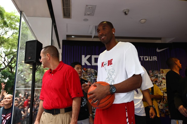 nike-kobe-bryant-2009-asia-tour-hong-kong
