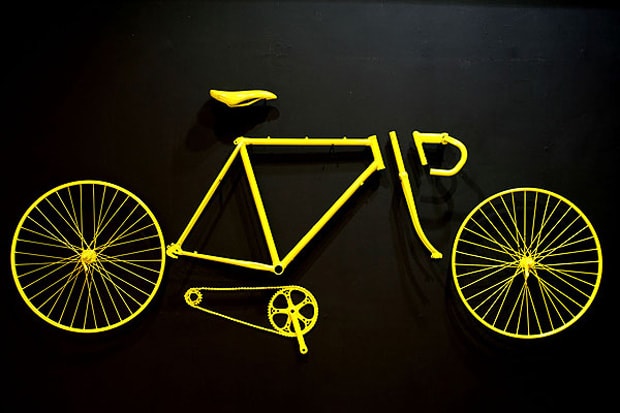 nike-sportswear-livestrong-installation-qubic