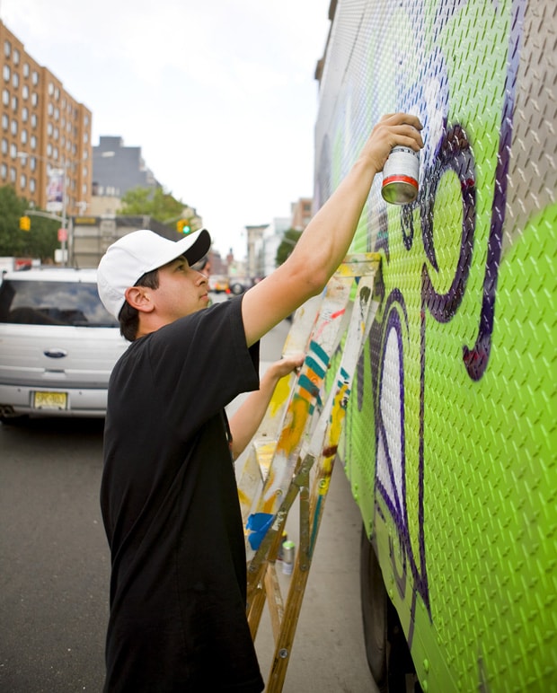 os-gemeos-coyo-finok-ise-graffiti-truck-art