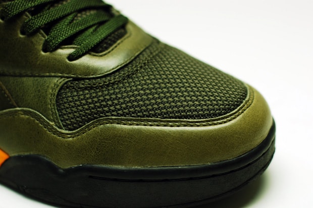 reebok-reverse-jam-yucatin-sneakers