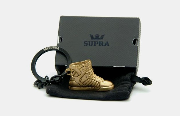 supra-skytop-keychains