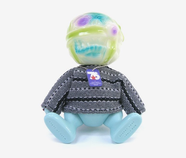 whiz-secret-base-obake-dog-vinyl-toy