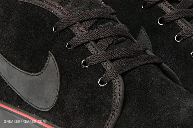 nike-sportswear-air-zoom-toki-quickstrike