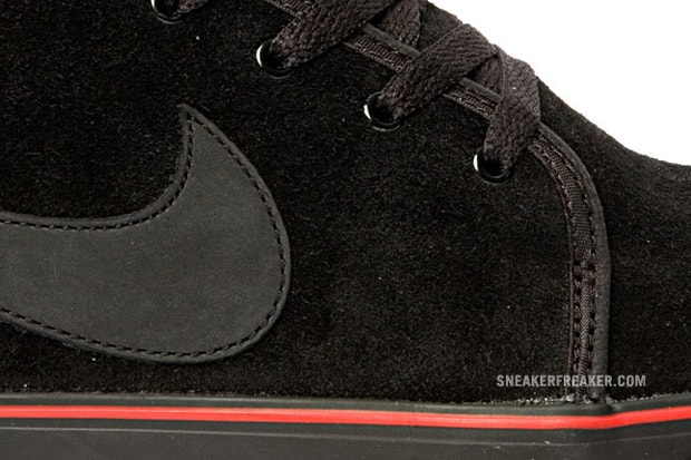 nike-sportswear-air-zoom-toki-quickstrike