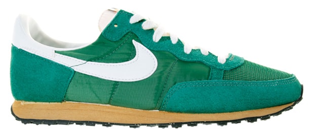 nike-sportswear-challenger