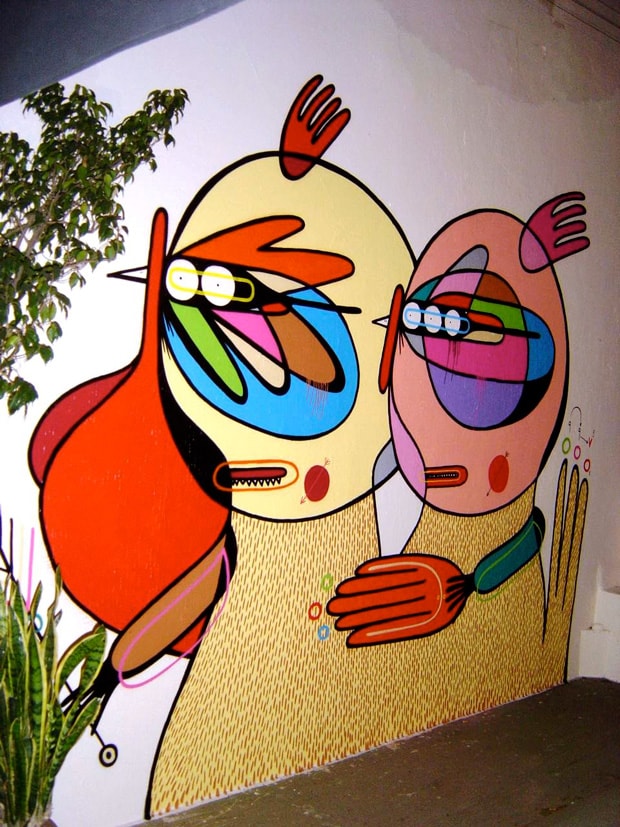 sixeart-suenan-las-gallinas-humanas-exhibition