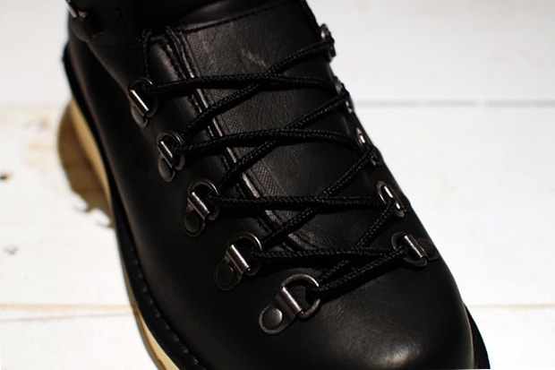 sophnet-danner-mountain-light