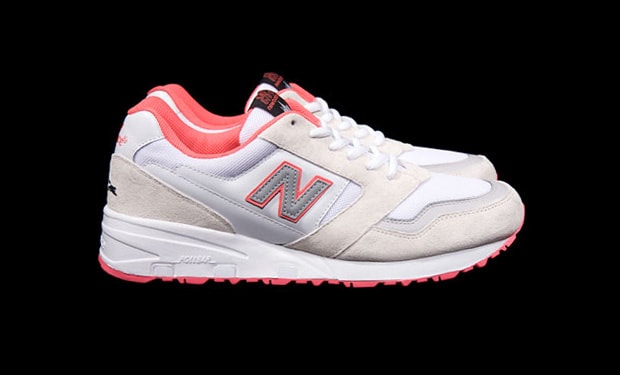 staple-new-balance-575-white-pigeon-closer-look