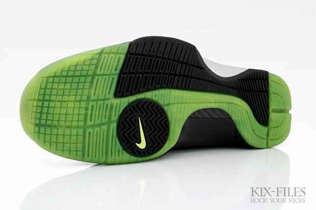 dj-clark-kent-nike-112-hyperdunk-supreme