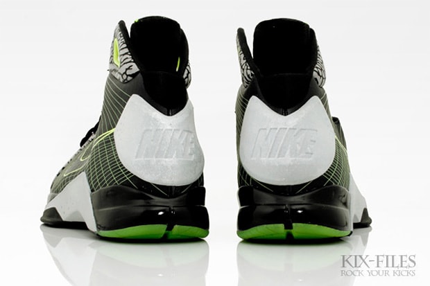 dj-clark-kent-nike-112-hyperdunk-supreme