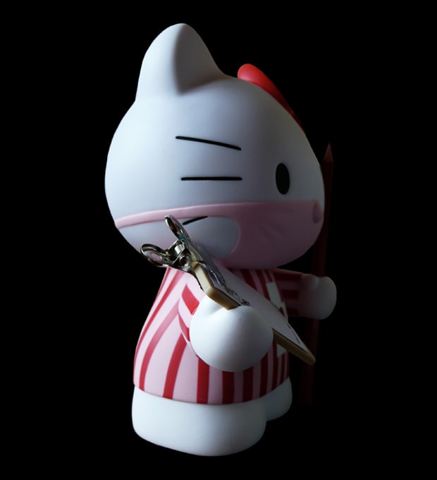 dr-romanelii-medicom-toy-hello-kitty-candy-striper