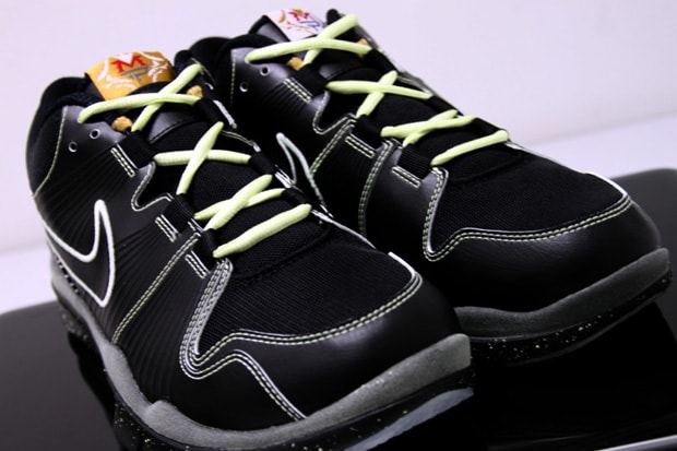 manny-pacquiao-nike-lights-out-air-trainer-1