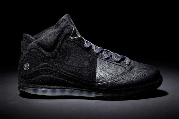 nike-air-max-lebron-paris-artists