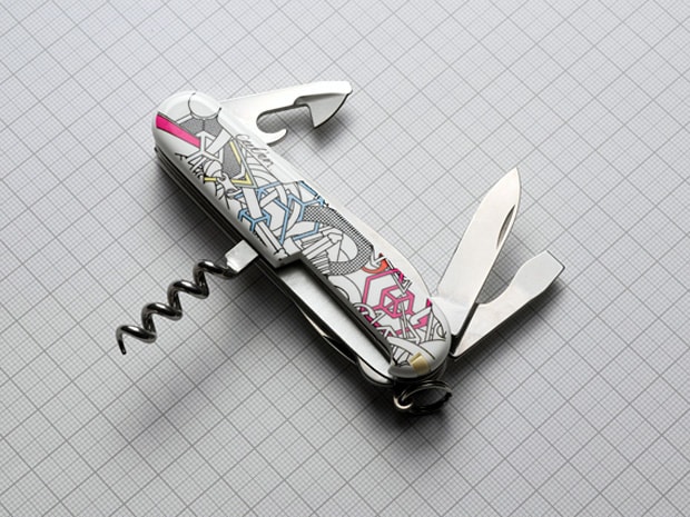 wallpaper-victorinox-cuts-swiss-army-knife