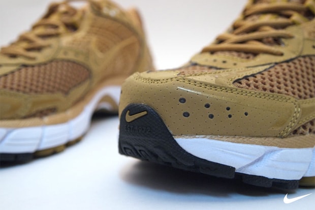 10ac-nike-air-zoom-vomero-4-ap