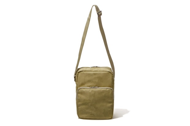 bape-bathing-ape-jacquard-camo-bag