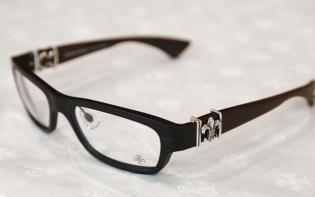 chrome-hearts-pull-out-glasses