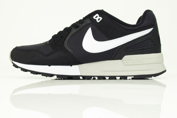 nike-air-pegasus-black-white