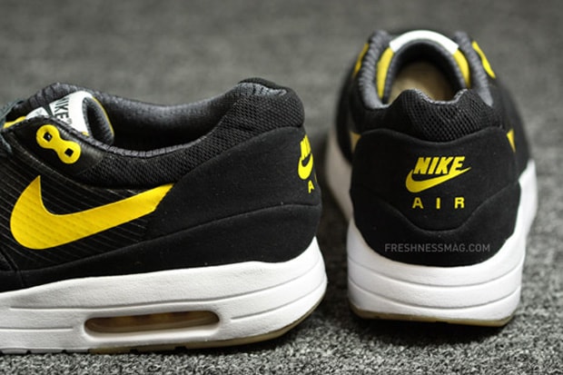 nike-sportswear-2010-spring-air-maxim-1-torch