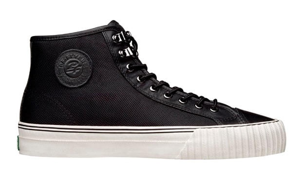 pf-flyers-2009-holiday-center-hi