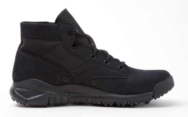 uniform-experiment-nike-soph-special-force-boots-bag
