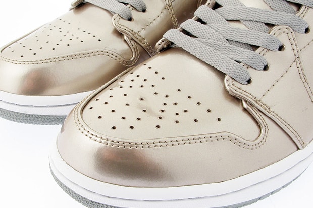air-jordan-1-high-premier-metallic-zinc-dark-obsidian