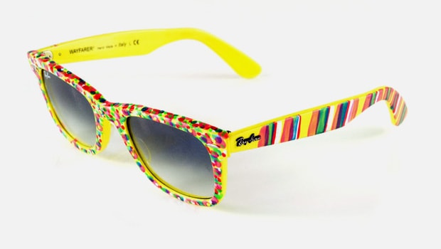 maya-hayuk-ray-ban-wayfarers