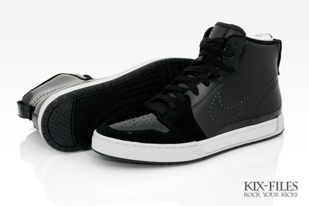 nike-sportswear-air-royal-mid-metro-pack