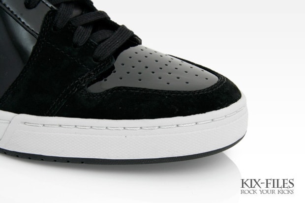 nike-sportswear-air-royal-mid-metro-pack