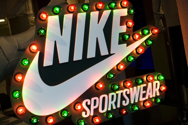 nike-sportswear-aw77-exhibition