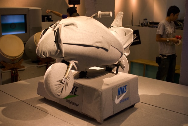 nike-sportswear-aw77-exhibition