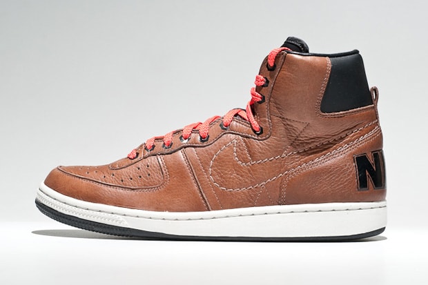 nike-sportswear-terminator-supreme-qs